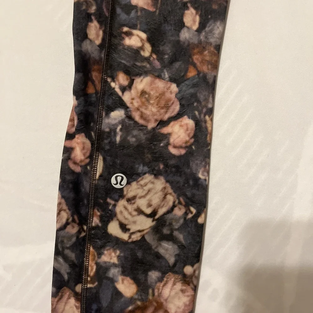 Lululemon Speed Up Tights Frosted Rose Multi Dark Floral 2 Pockets Size 2